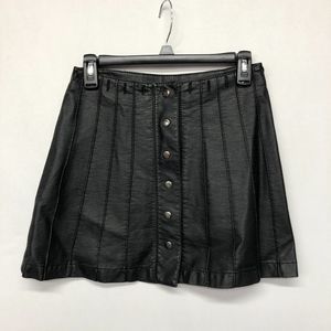 Free People Women Faux Leather Snap Button Mini Skirt Size 2 Black M122 -28